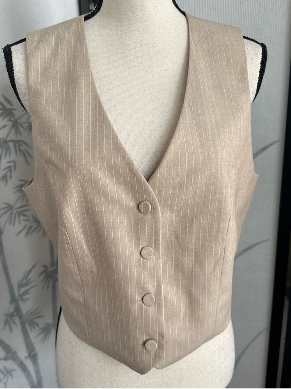 NWT Women’s Tailored Pinstripe Button Front Waistcoat Vest in Camel Brown -Large
